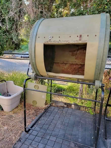 Photo of free Large tumbler composter (Edge of San Marcos and Vista) #1