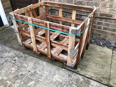 Photo of free Wooden crate (Leeds LS28) #1