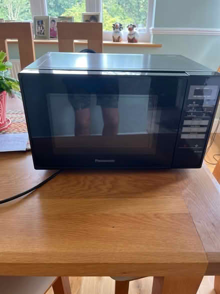 Photo of free Microwave (Leigh On Sea Ss93ss) #1