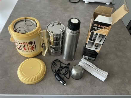 Photo of free Insulated food & drink containers (Bray SL6) #1