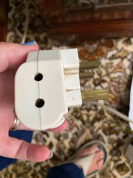 Photo of Adapter for round pin plug (Pitlessie KY15) #3