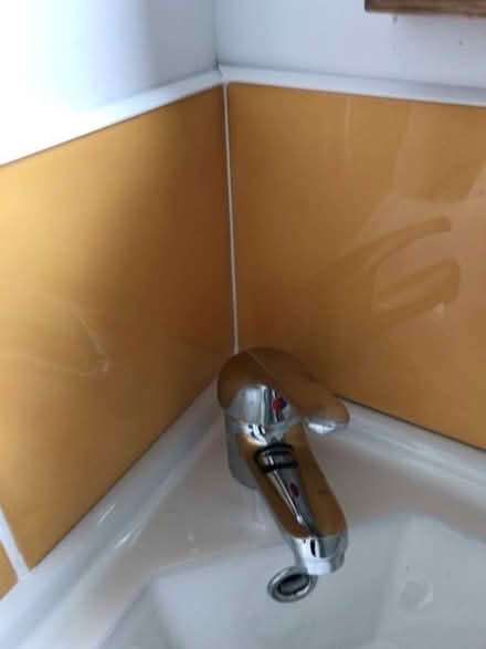 Photo of free 10 yellow 20x20 cm tiles (Oswestry SY11) #1