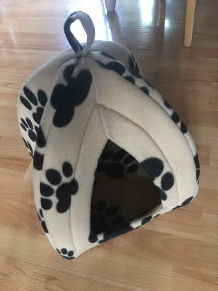 Photo of free Small cat/dog shelter (Sands HP12) #1