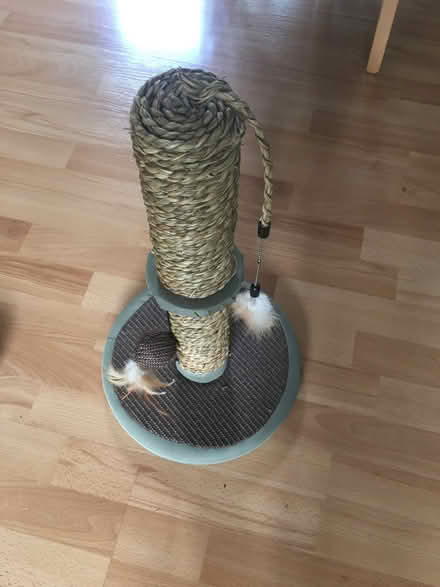 Photo of free Cat scratching post (Sands HP12) #1