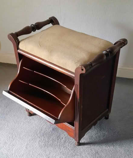 Photo of free Piano Stool (Porth-y-felin LL65) #2