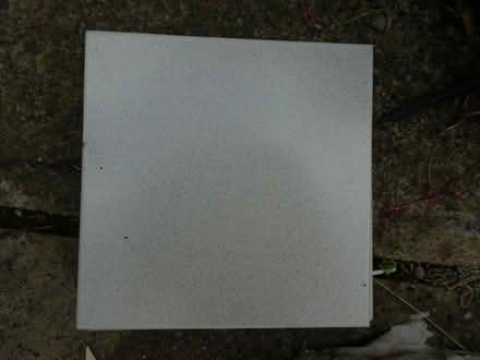 Photo of free White square ceramic tiles (Rayleigh SS6) #3