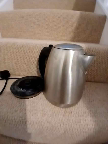 Photo of free Electric kettle (Marsh Farm LU3) #1