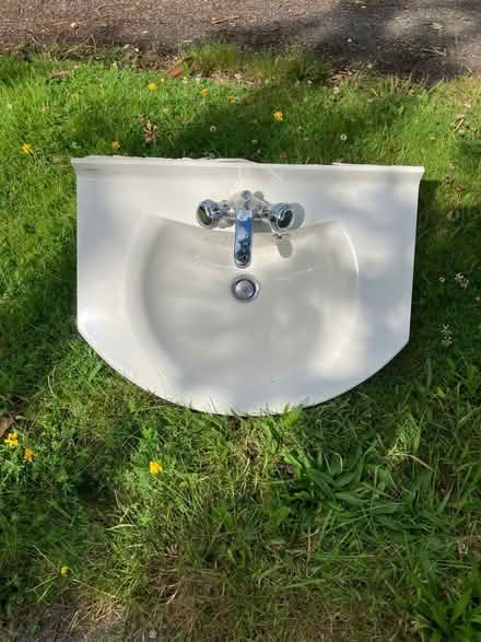Photo of free Sink (Maresfield Park TN22) #1