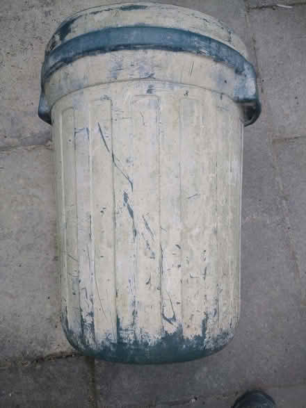 Photo of free Plastic dustbin (no lid) (Norham Manor OX2) #3