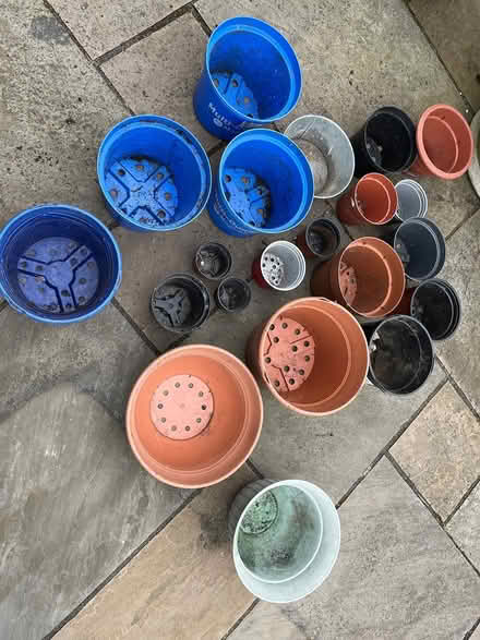 Photo of free Plastic flower pots (Hillingdon UB10) #1
