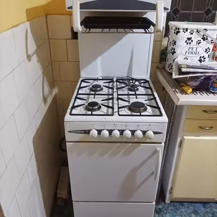 Photo of free Gas Cooker Last Minute Offer (Bell Gardens E10) #1