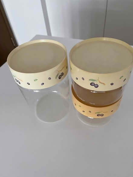 Photo of free Airtight Pyrex container set (Near one-north mrt) #2