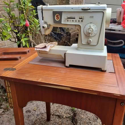 Photo of free Vintage Singer Sewing Machine with cabinet / table (Whittlebury NN12) #4