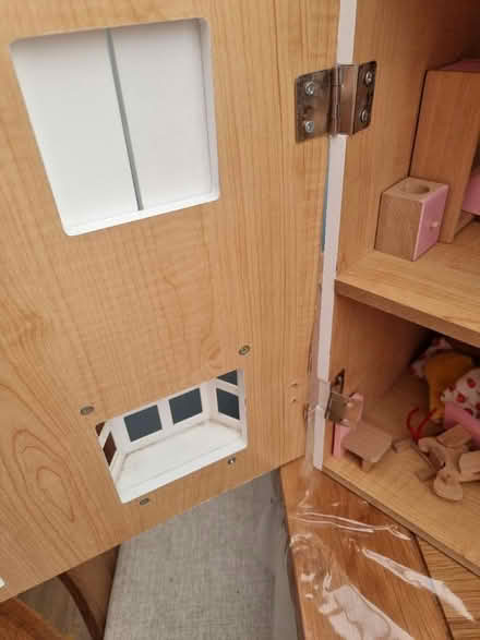 Photo of free Dolls house (En11) #2