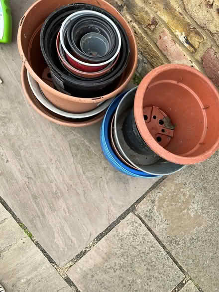 Photo of free Plastic flower pots (Hillingdon UB10) #3