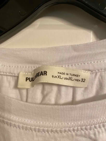 Photo of free T-shirt Pull and bear (UB10) #2