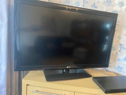 Photo of free TV & remote (Whittle Hall WA5) #1