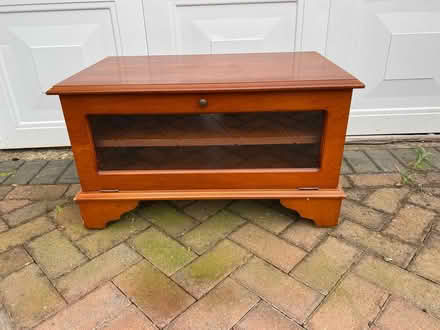Photo of free TV Unit Yew (RG41 Winnersh) #1