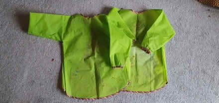 Photo of free 2 kids paint aprons (Wokingham RG40) #1