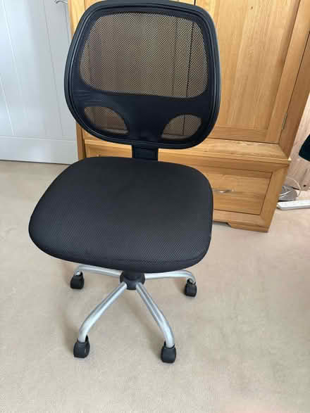 Photo of free Office chair (Deanshanger MK19) #1