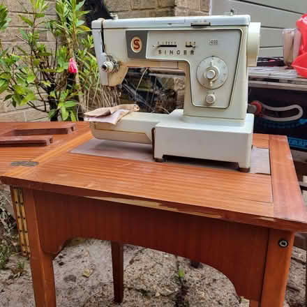Photo of free Vintage Singer Sewing Machine with cabinet / table (Whittlebury NN12) #2