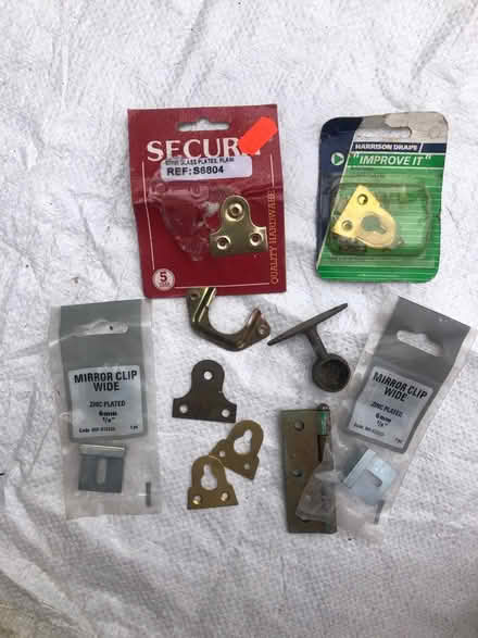 Photo of free Various glass plates and clips (Nottingham, West Bridgford NG2) #1
