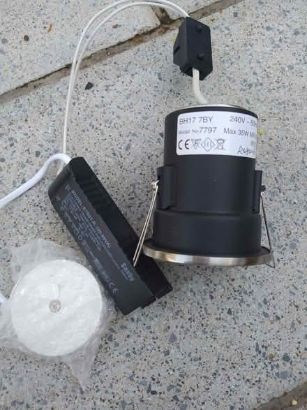 Photo of free Halogen spotlight (Henley-on-Thames RG9) #2