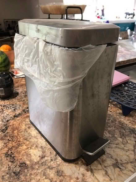 Photo of free Small bin (10L?) (Shephall SG2) #1
