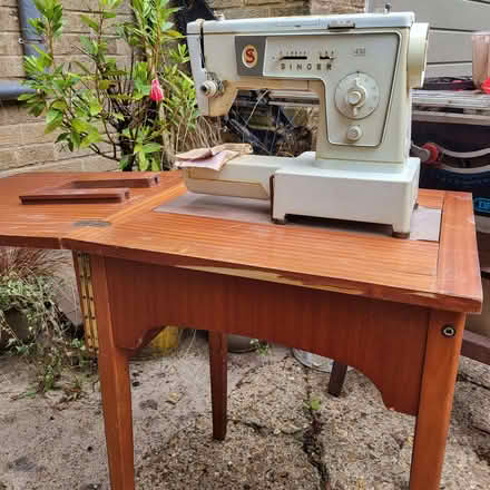 Photo of free Vintage Singer Sewing Machine with cabinet / table (Whittlebury NN12) #1