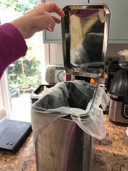 Photo of free Small bin (10L?) (Shephall SG2) #2