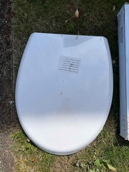 Photo of free WC Seat New (CT10) #1