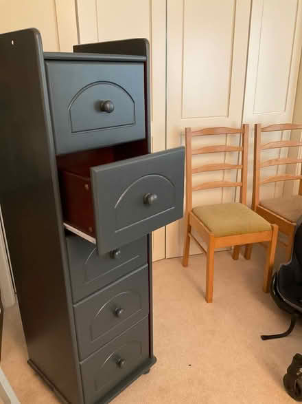 Photo of free 5 draw chest of drawers (Gerrards Cross SL9) #1