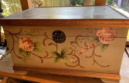 Photo of free Storage chest/ small side table for lamp (World's End RH15) #1