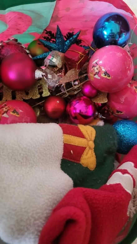 Photo of free Random Xmas bauables (Se25) #1