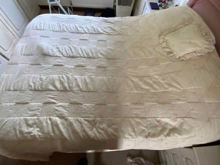 Photo of free Slumberdown Beau-Duvet bedspread (Ducklington OX29) #1