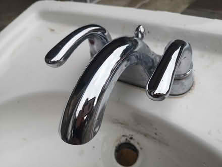 Photo of free Oval sink with chrome taps. All inc (greenbank&huntclub) #1