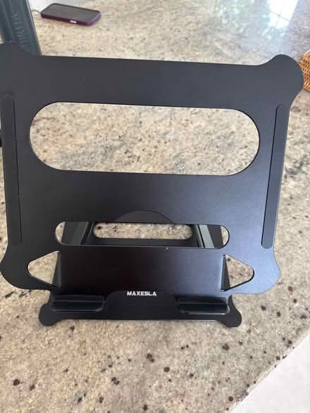 Photo of free Lap top stand (Liss GU33) #1