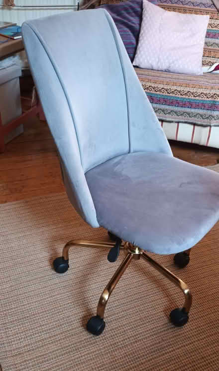 Photo of free Swivel chair (Viaduct DH1) #1