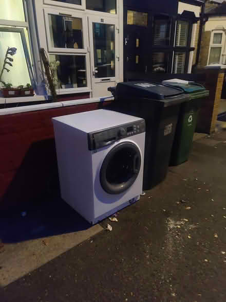 Photo of free Washing machine (Walthamstow) #1