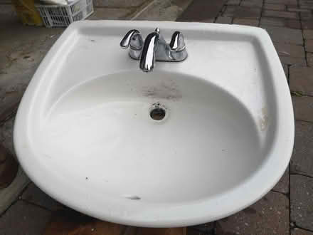 Photo of free Oval sink with chrome taps. All inc (greenbank&huntclub) #2