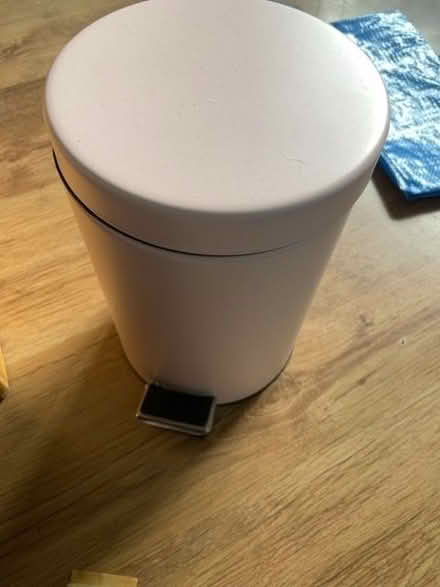Photo of free Small pink bin (Gyle EH12) #1