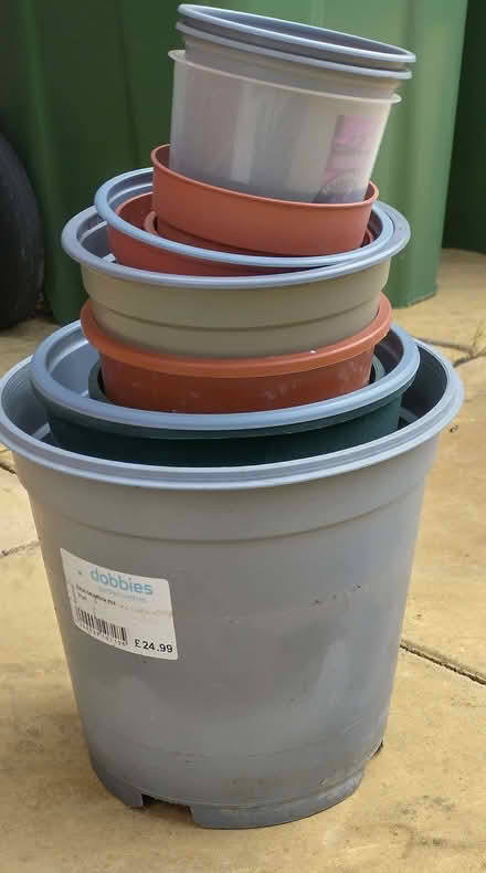 Photo of free Plant Pots (Berryfields HP18) #1