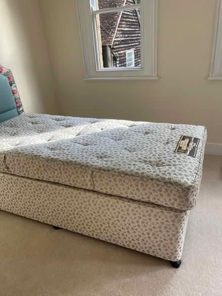 Photo of free Beds (Whiteleaf HP27) #1