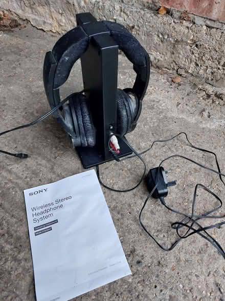 Photo of free Wireless Headphones (not Bluetooth) (Marshalswick AL4) #1
