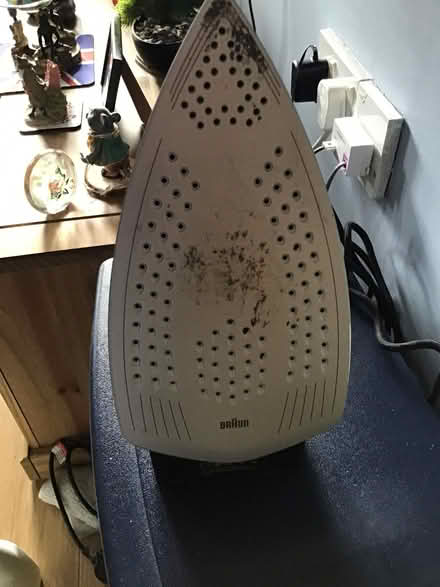 Photo of free Steam iron (Roehampton SW15) #4