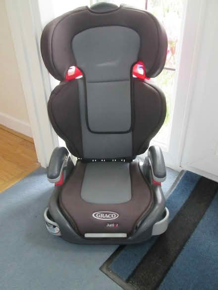 Photo of free Graco Junior car seat ECE R44/04 (Five Oak Green) #1