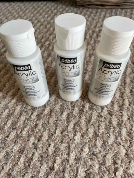 Photo of free Acrylic paint gloss varnish x3 (LN6) #1