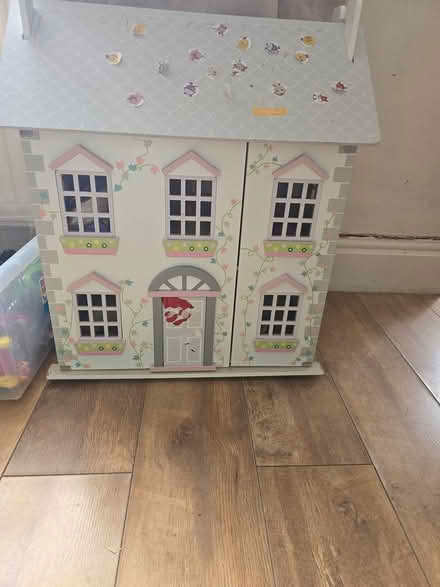 Photo of free Doll house (Nuneaton CV10) #1