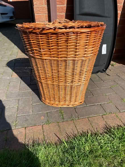 Photo of free Wicker laundry basket with wicker lid (Oswestry SY11) #1