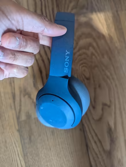 Photo of free Sony headphones (Ealing Broadway Dickens yard) #2